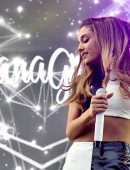 Ariana-Grande-172