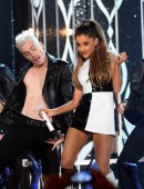 Ariana-Grande-and-Iggy-Azalea-6