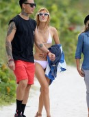 Bella-Thorne-472