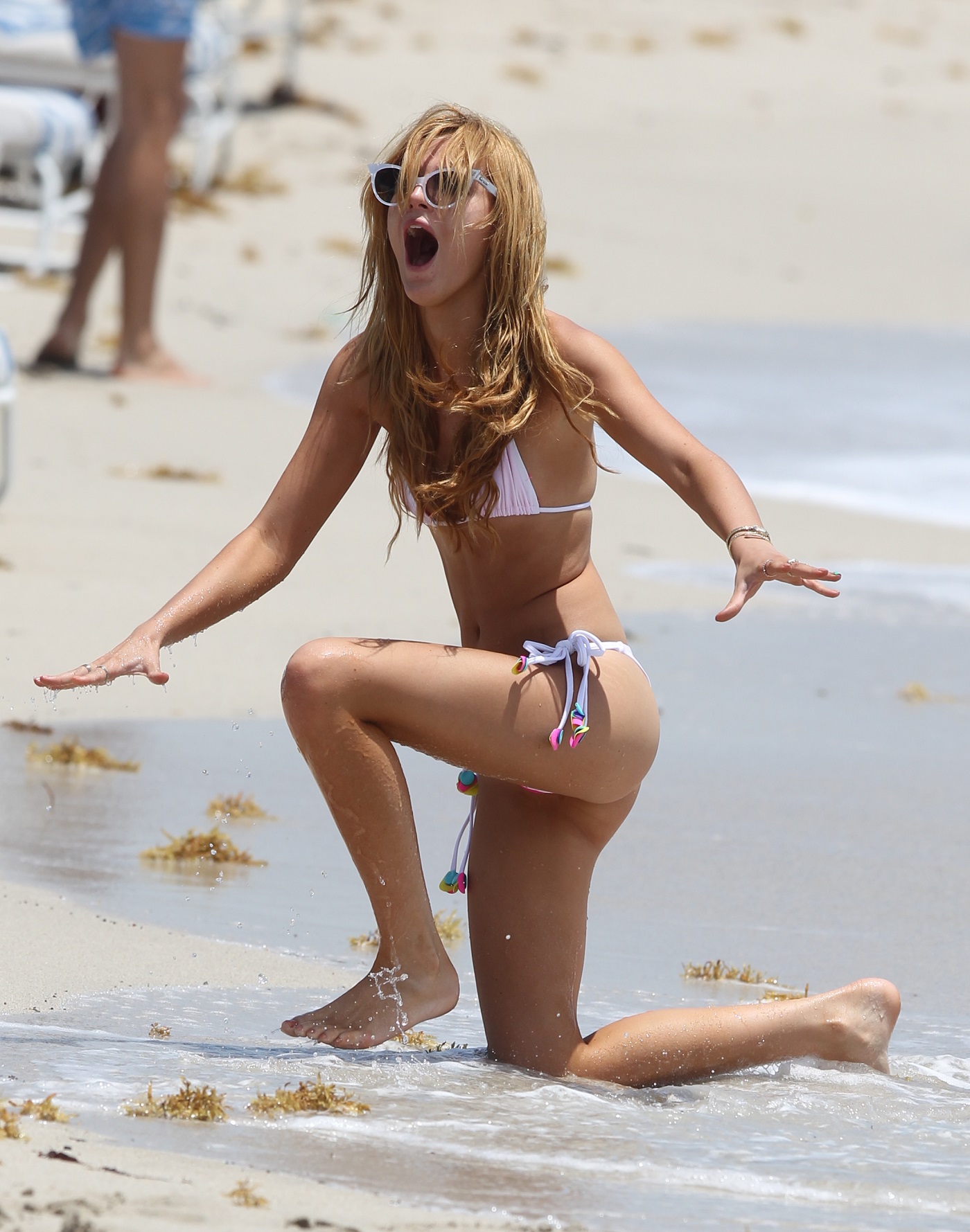 Bella-Thorne-480