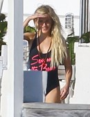 Ellie-Goulding-in-Swimsuit-12