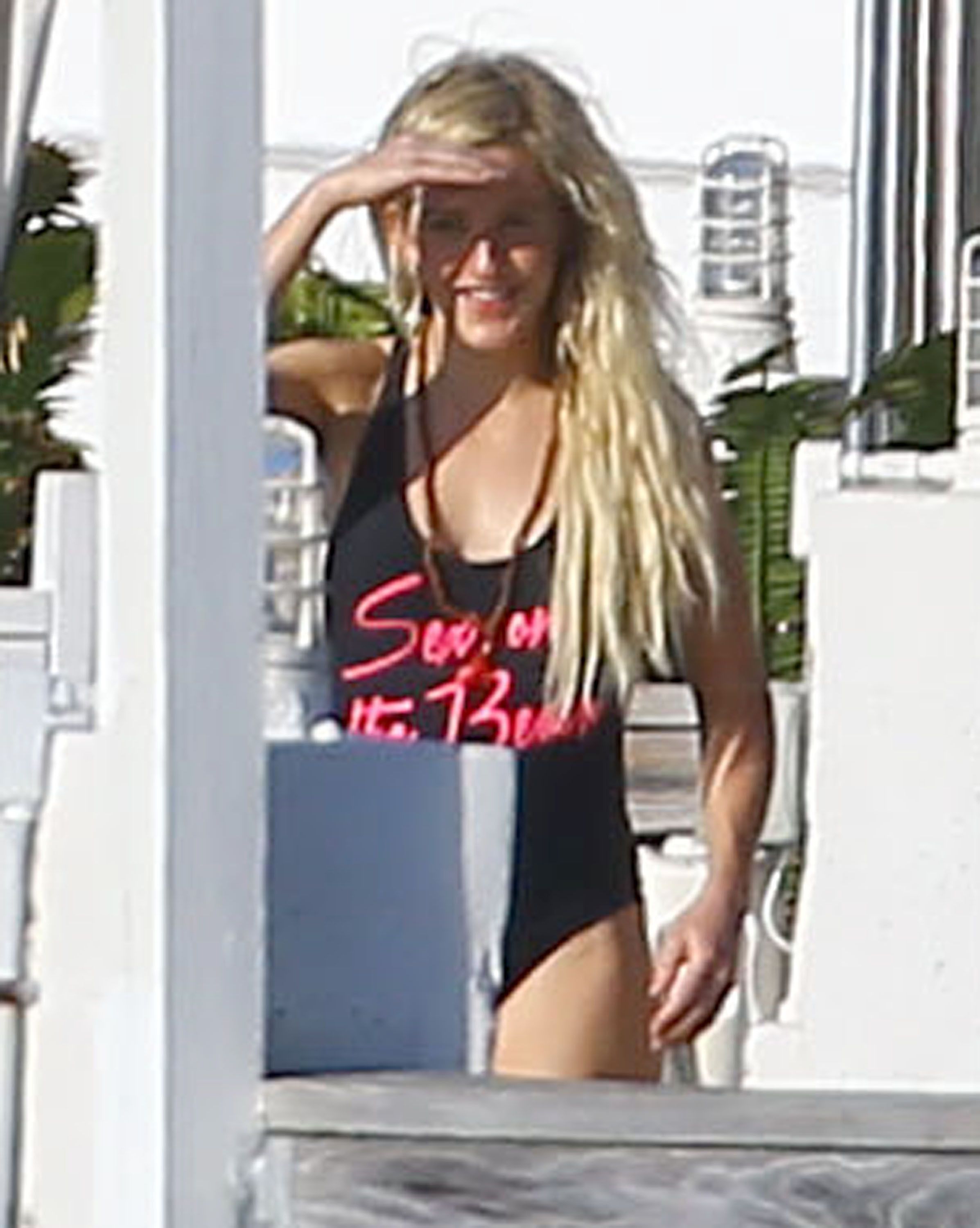 Ellie-Goulding-in-Swimsuit-12