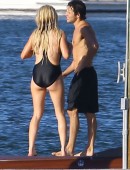 Ellie-Goulding-in-Swimsuit-2