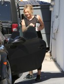 Hilary-Duff-Gym-4
