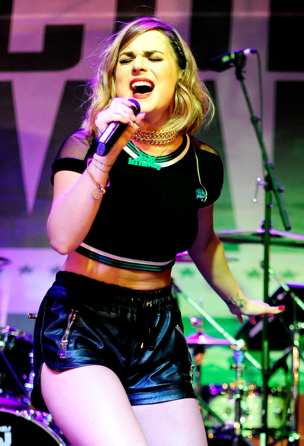 Joanna-Levesque-Performing-at-the-Broccoli-City-Festival-2