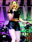 Joanna-Levesque-Performing-at-the-Broccoli-City-Festival-7