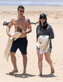 Kat-Dennings-in-Shorts-3
