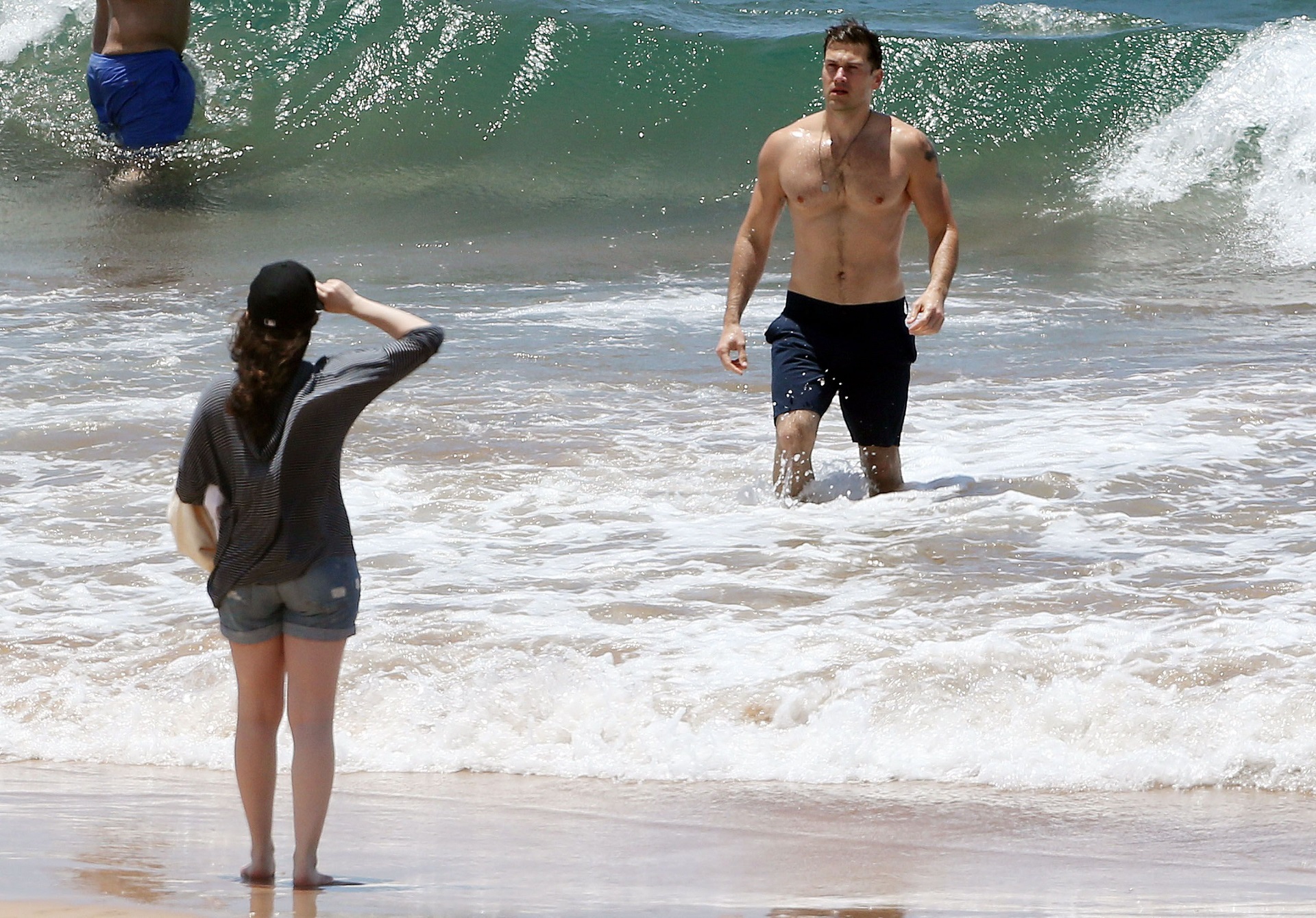 Kat-Dennings-in-Shorts-8