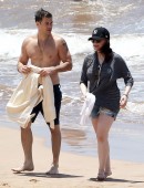 Kat-Dennings-in-Shorts-9