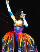 Katy-Perry-at-Prismatic-World-Tour-in-Belfast-10