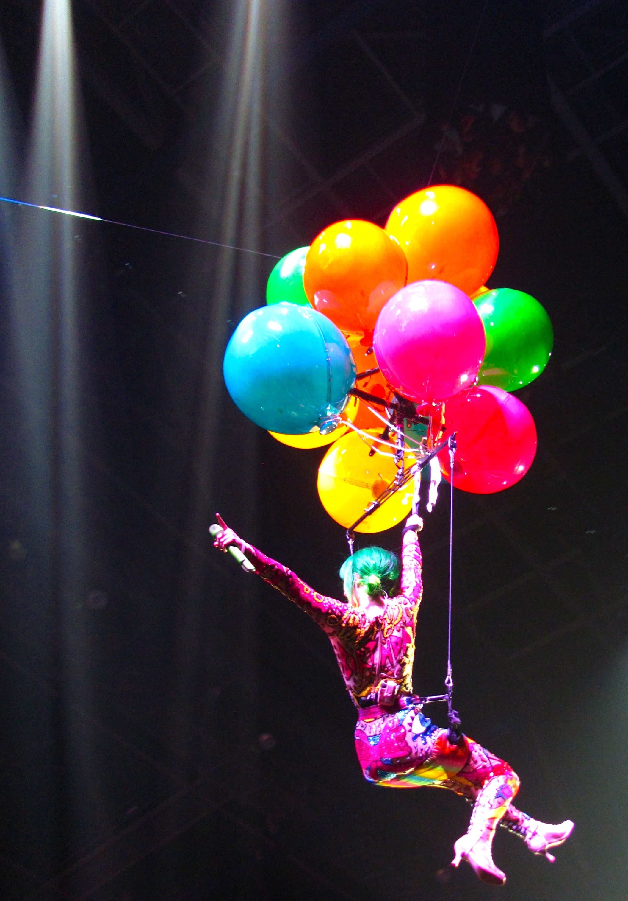 Katy-Perry-at-Prismatic-World-Tour-in-Belfast-6