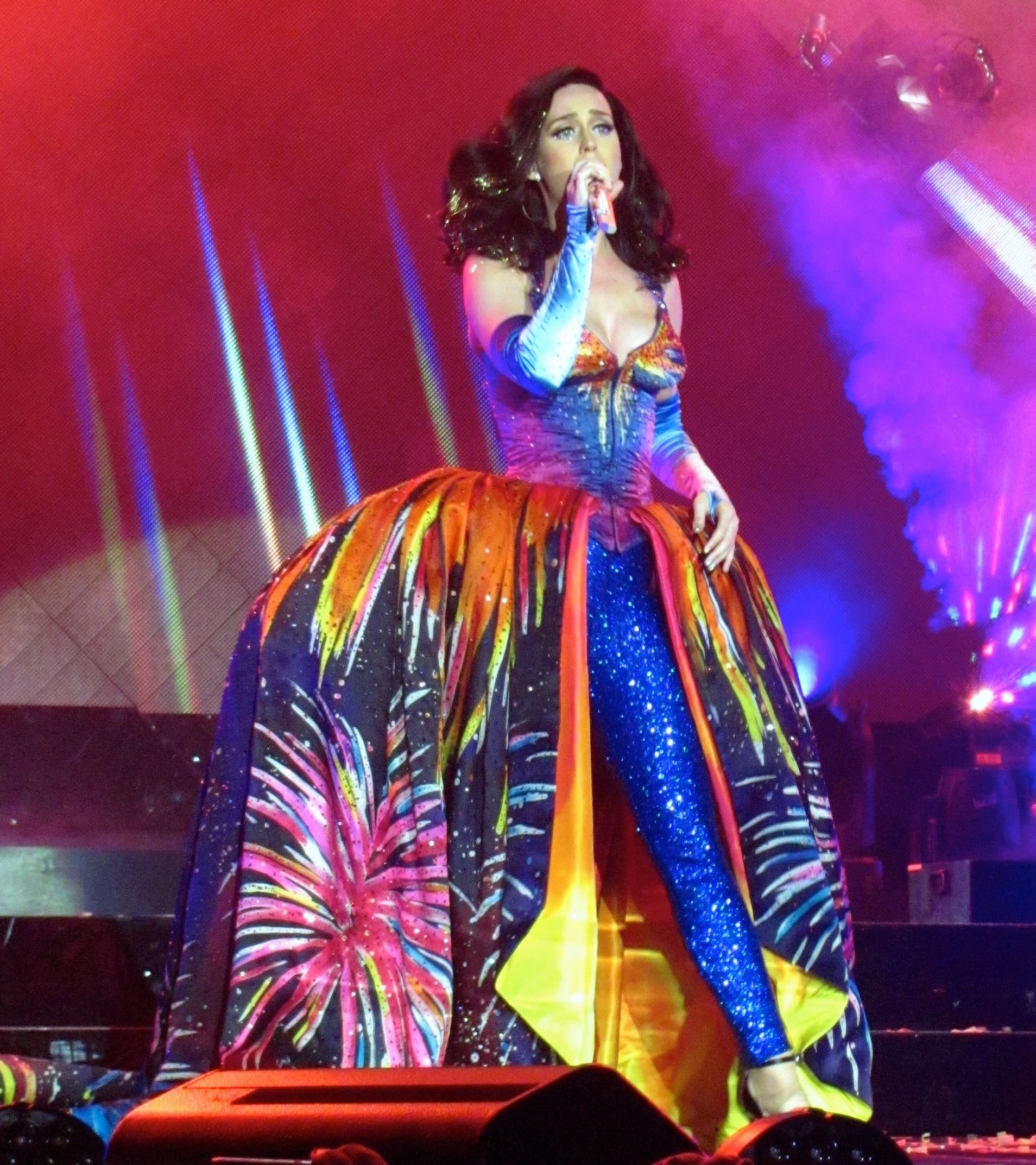 Katy-Perry-at-Prismatic-World-Tour-in-Belfast-8