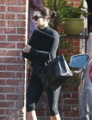 Kim-Kardashian-Booty-in-Tights-2