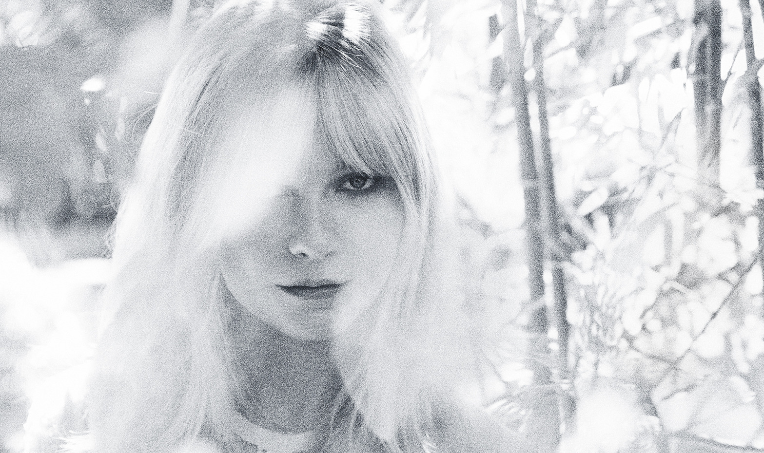 Kirsten-Dunst-Madame-Figaro-Magazine-June-2014-7