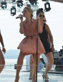 Kylie-Minogue-Upskirt-1