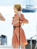 Kylie-Minogue-Upskirt-5