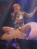 Miley-Cyrus-G-A-Y-London-17