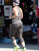 Pink-Booty-in-Tights-2