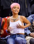 Rihanna-403