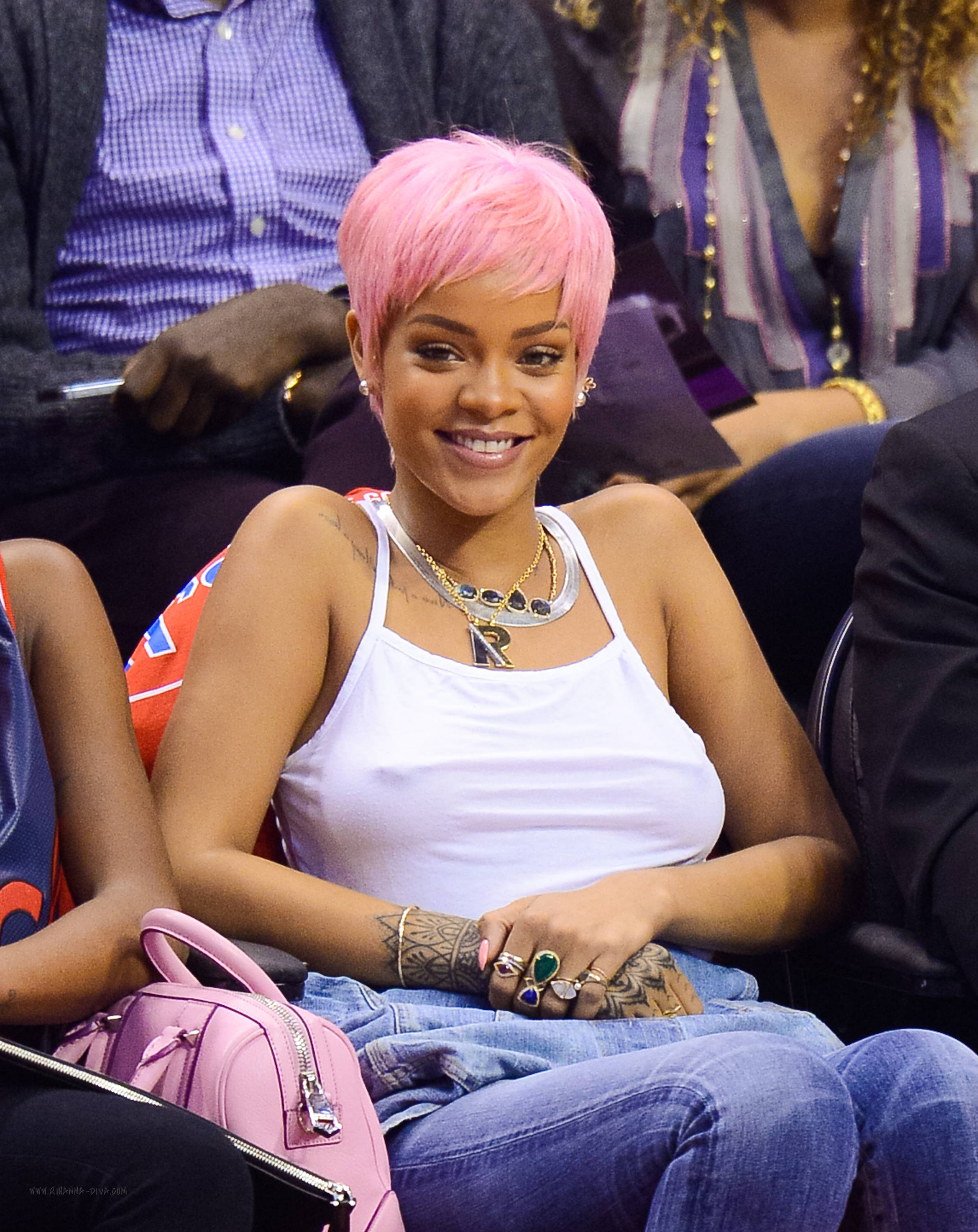 Rihanna-407
