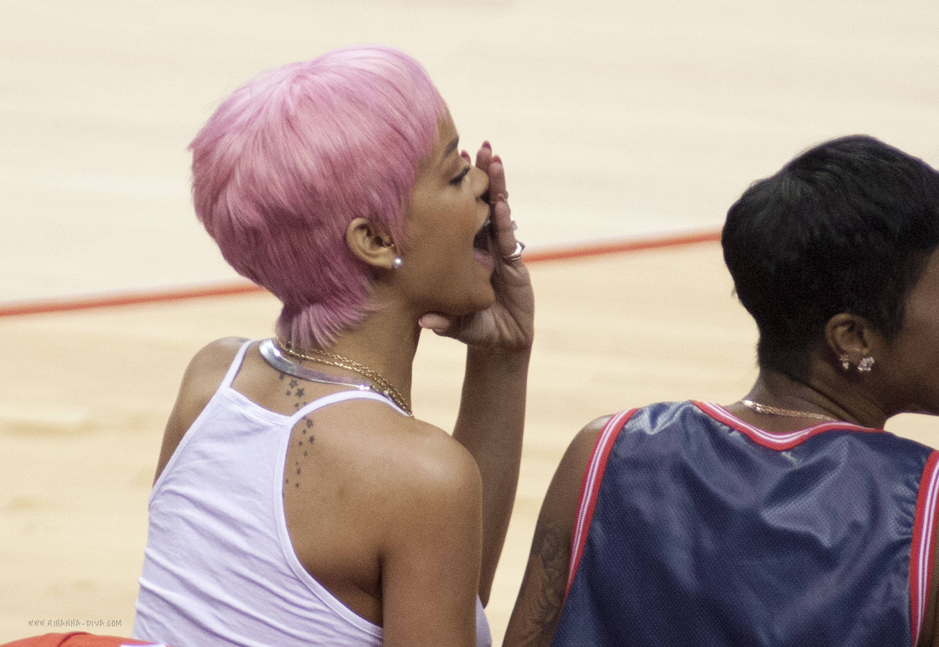 Rihanna-409