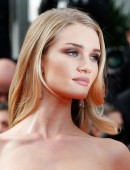 Rosie-Huntington-Whiteley-555