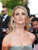 Rosie-Huntington-Whiteley-556