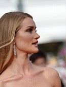 Rosie-Huntington-Whiteley-557