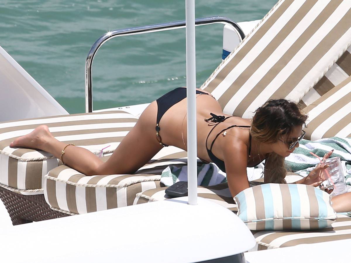 Vanessa-Hudgens-476