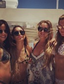Vanessa-Hudgens-and-Ashley-Tisdale-11