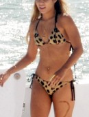 Vanessa-Hudgens-and-Ashley-Tisdale-3