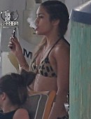 Vanessa-Hudgens-and-Ashley-Tisdale-7