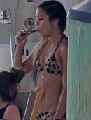 Vanessa-Hudgens-and-Ashley-Tisdale-8