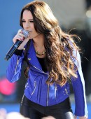 Demi-Lovato-and-Cher-Lloyd-1