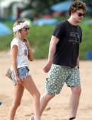 Emma-Roberts-Bikini-Maui-9