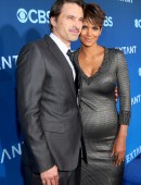 Halle-Berry-5