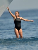 Hayden-Panettiere-in-Swimsuit-1