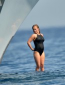Hayden-Panettiere-in-Swimsuit-5