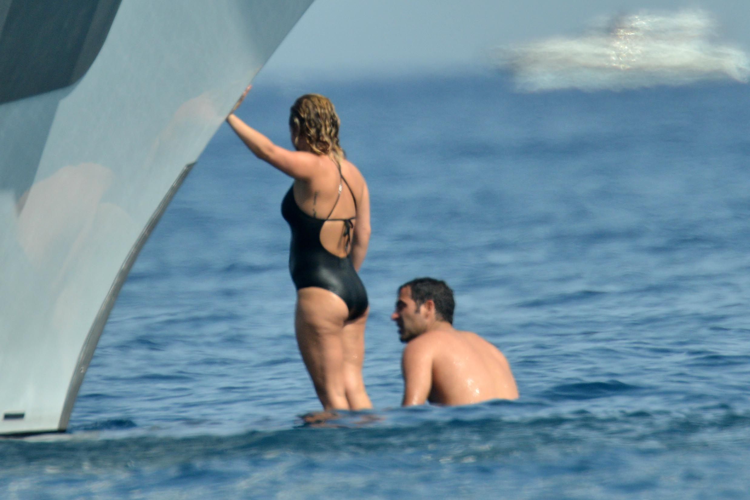 Hayden-Panettiere-in-Swimsuit-6