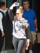 Jennifer-Lopez-Camel-Toe-1