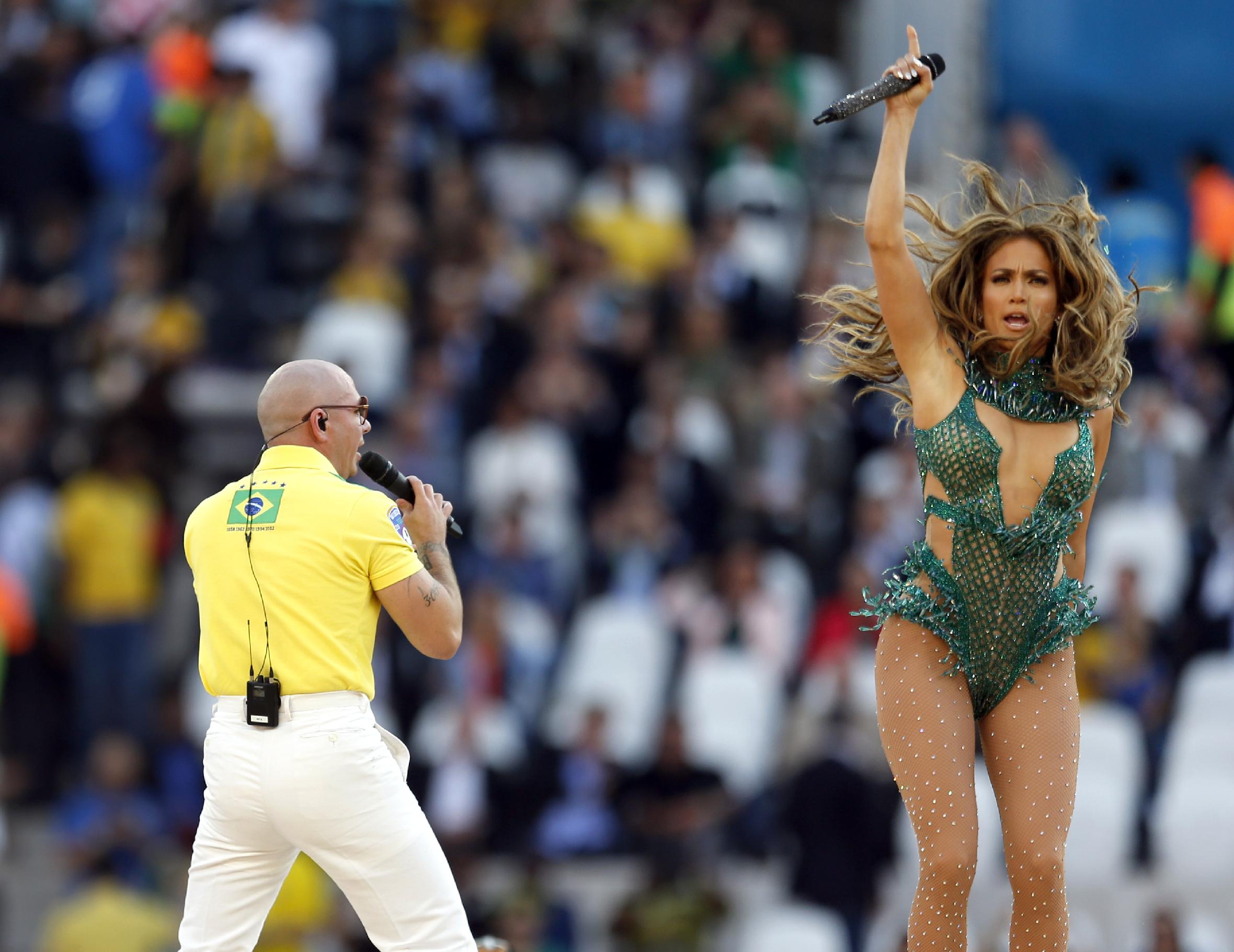 Jennifer-Lopez-FIFA-World-Cup-2014-Opening-Ceremony-10