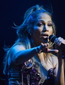 Jennifer-Lopez-at-Kiss-108-Kiss-Concert-2014-in-Mansfield-9