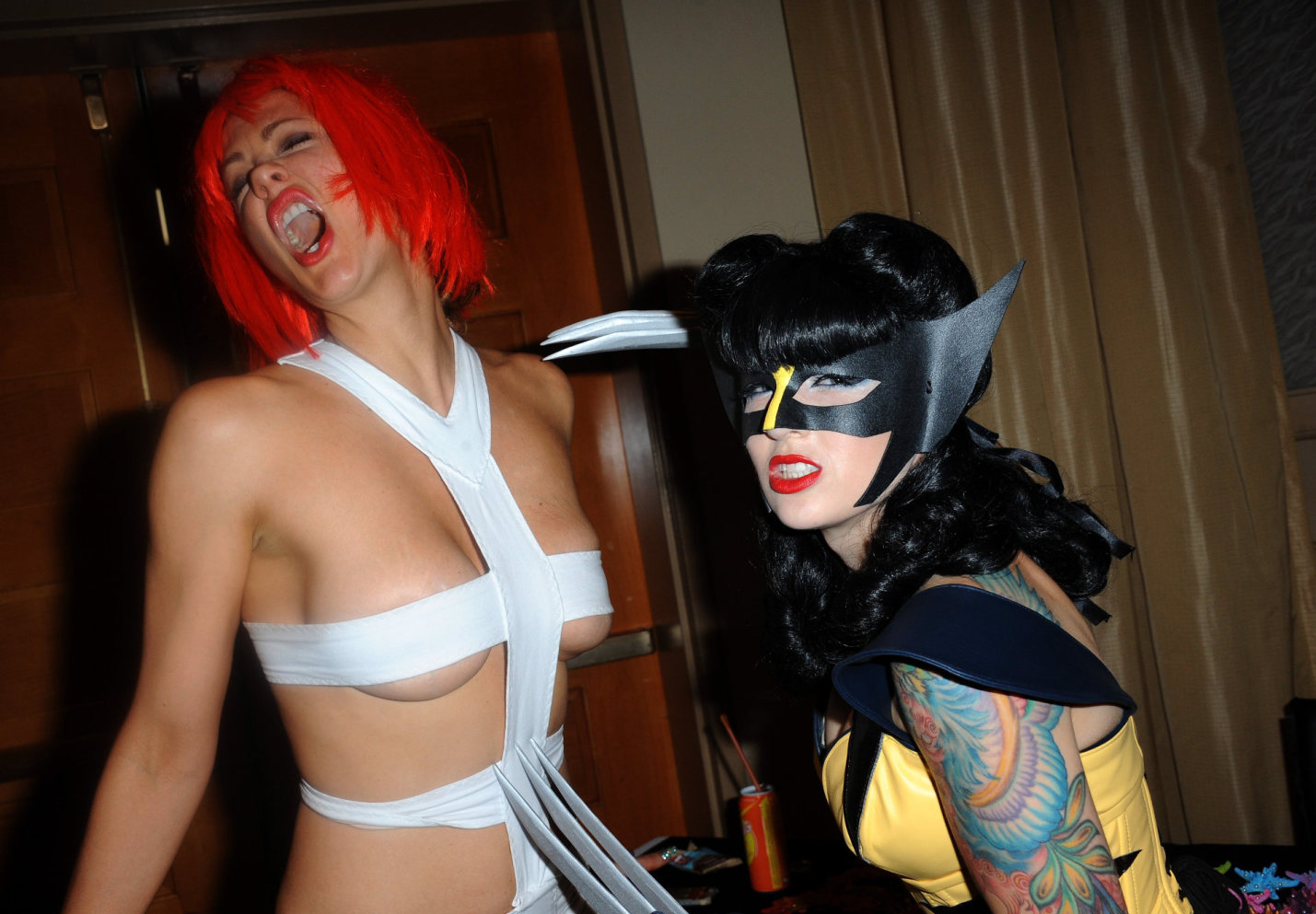 Maitland-Ward-in-Leeloo-and-Slave-Leia-Outfits-10