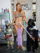 Maitland-Ward-in-Leeloo-and-Slave-Leia-Outfits-11
