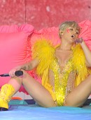 Miley-Cyrus-Bangerz-Tour-Milan-15
