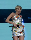 Miley-Cyrus-at-Capital-Summertime-Ball-in-London-4