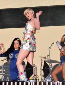 Miley-Cyrus-at-Capital-Summertime-Ball-in-London-5