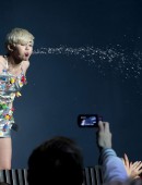 Miley-Cyrus-at-Capital-Summertime-Ball-in-London-6
