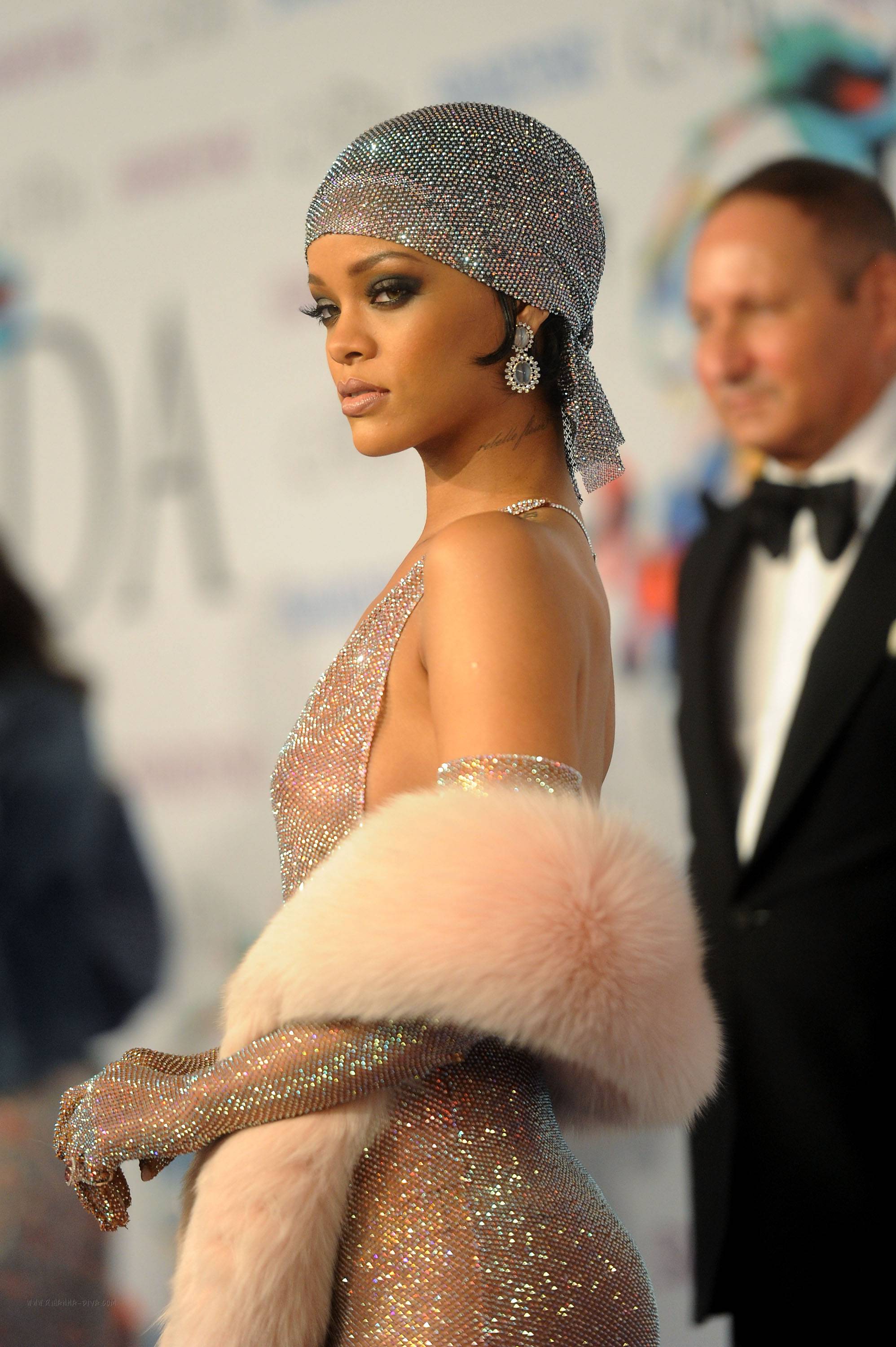 Rihanna-at-2014-CFDA-Fashion-Awards-NY-6