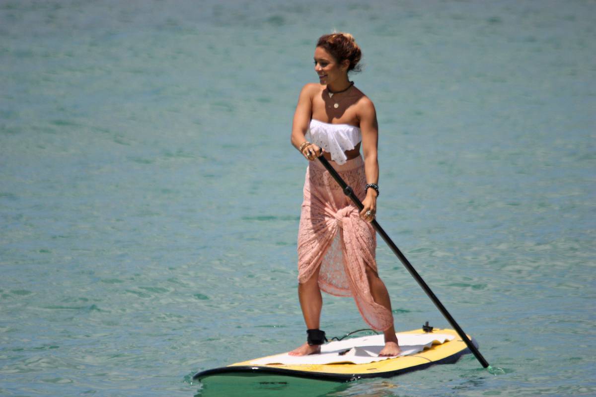 Vanessa-Hudgens-in-Bikini-12